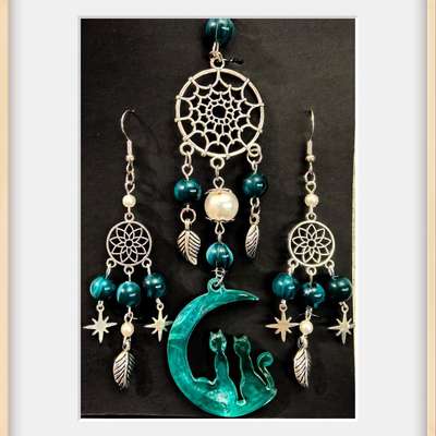 Набор из серёжек и броши